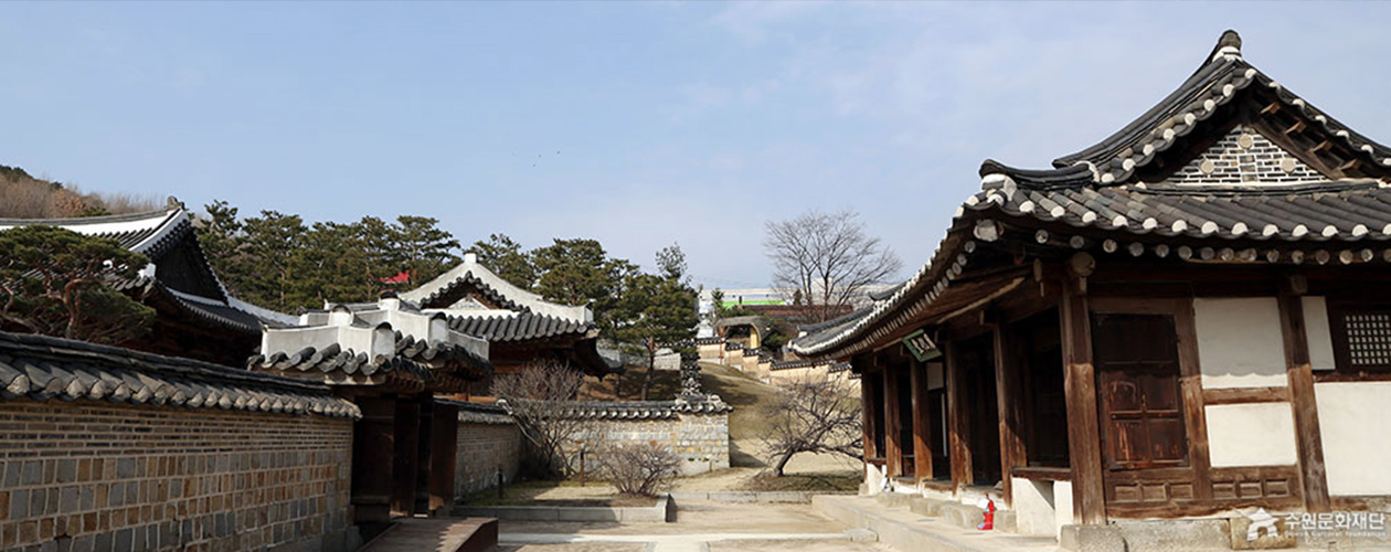 재실 우측에서 본 사진